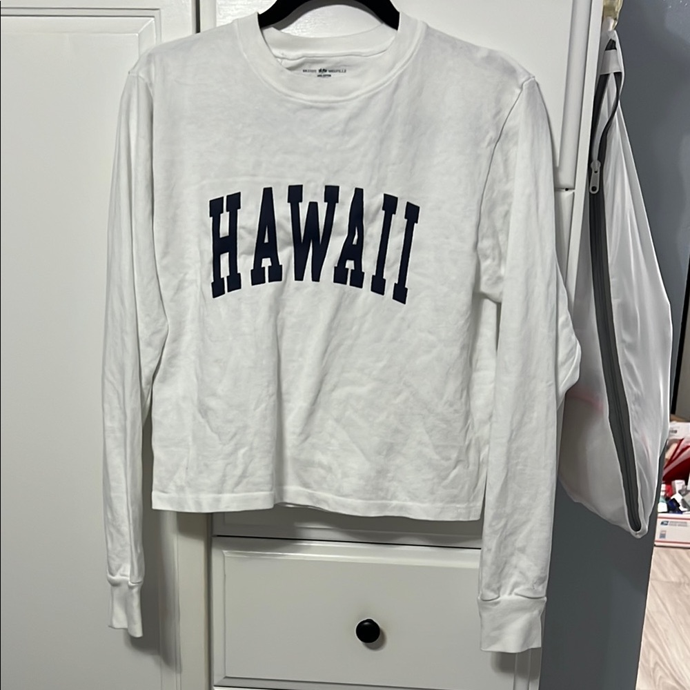 NWT Brandy Melville White Cotton HAWAII Long Sleeve Crop Top